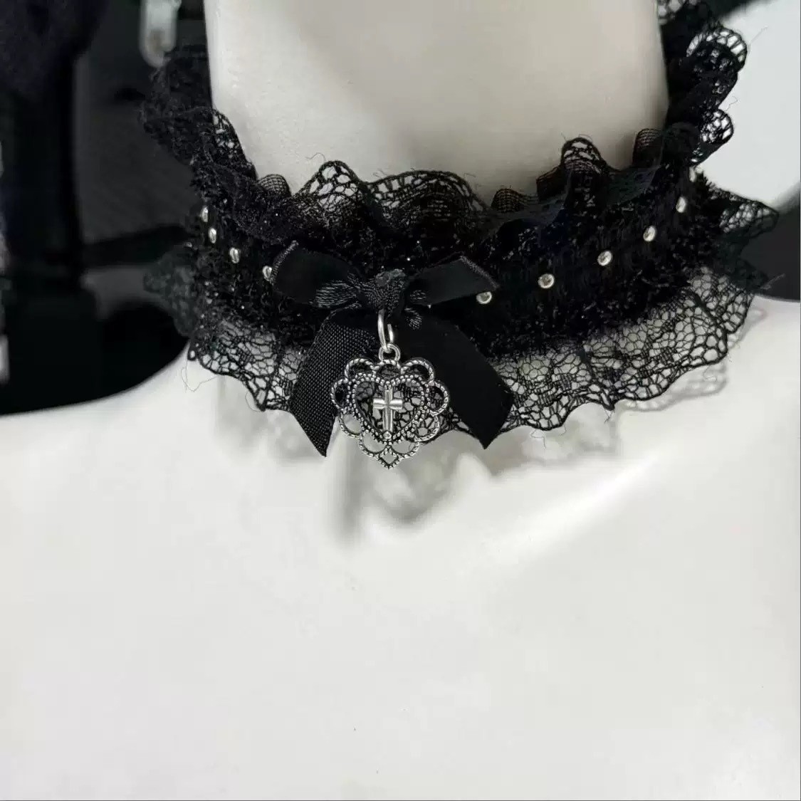 Gotycki czarny koronkowy choke – Magnetic Clasp Cosplay recenzja i cena